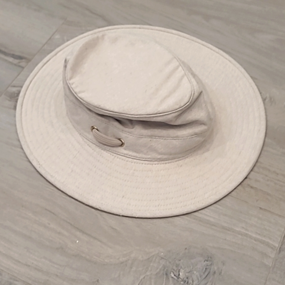 Tilley hat; size small
